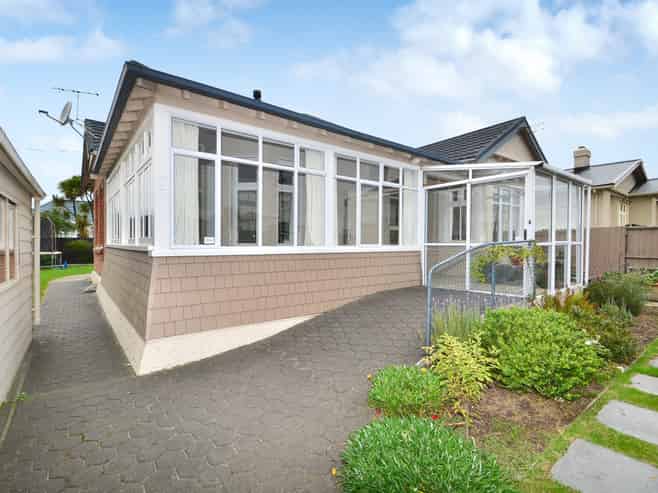 77 Ascot Street, Saint Kilda