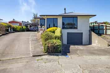 10 Reddecliffe Crescent, Hampstead