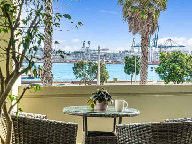 7/2 Queens Parade, Devonport