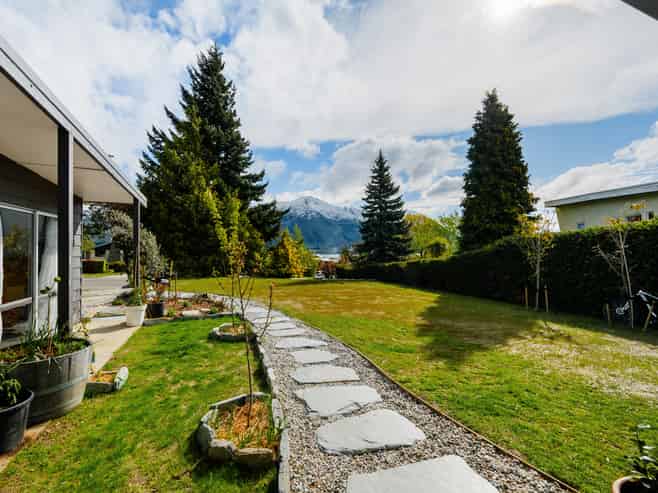 44 Hunter Crescent, Wanaka