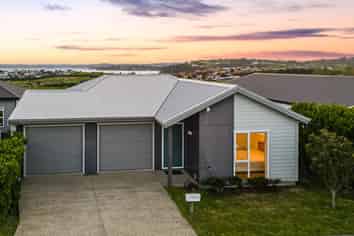 65 Barcliff Terrace, Gulf Harbour