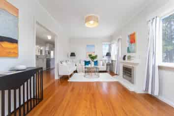 16 Cliff View Drive, Green Bay