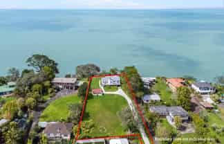 16 Cliff View Drive, Green Bay