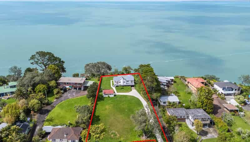 16 Cliff View Drive, Green Bay