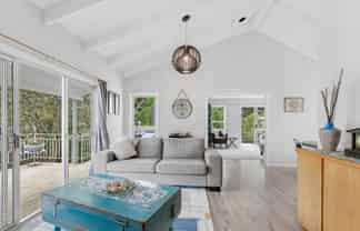 2/16 Scarlock Avenue, Browns Bay