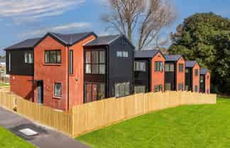 Lot 3/13 Torino Street, Point England