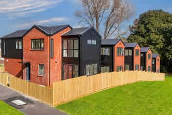 Lot 3/13 Torino Street, Point England