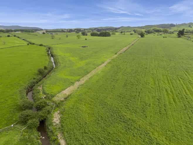 863 Tauhei Road, Tauhei