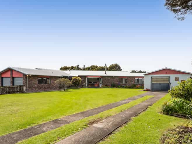 16 Hussey Street, Oakura