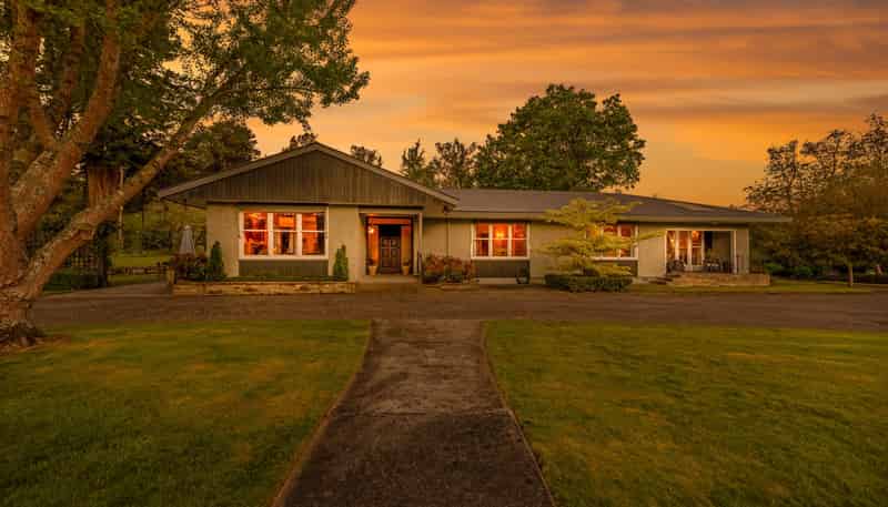 48 Paraekaretu Street, Hunterville