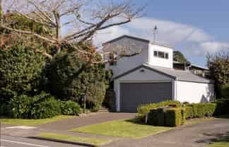 125 Welcome Bay Road , Welcome Bay