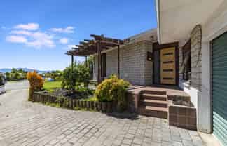 24 Mountain View Road, Witherlea