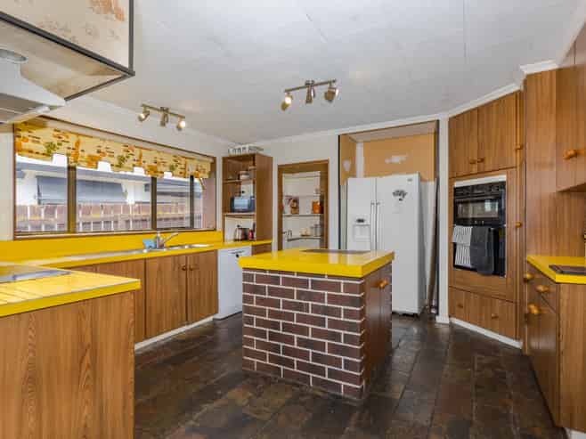 24 Mountain View Road, Witherlea