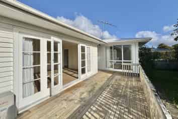 1 Woodford Ave, Henderson