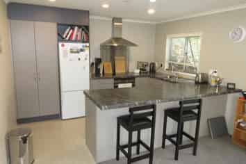 52 Evergreen Crescent, Upper Hutt