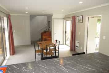 52 Evergreen Crescent, Upper Hutt