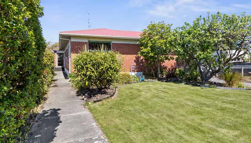 66 Kent Street, Marchwiel