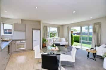 1/16 Third Street, Belfast