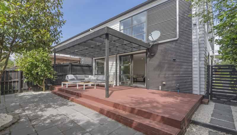 14 Windfola Parkway, Takanini