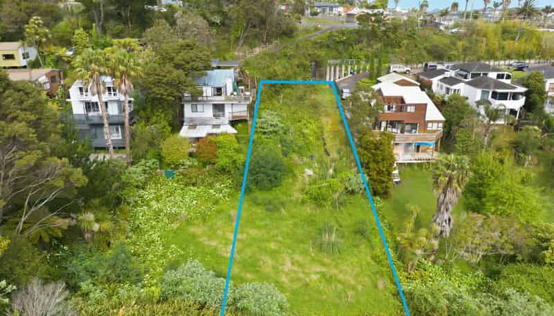 657 East Coast Road, Browns Bay
