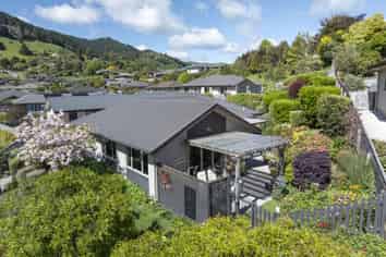 77 Washbourn Drive, Richmond