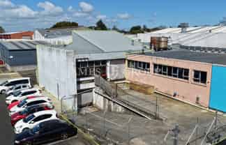 Cost-effective Split-Level Industrial Workshop