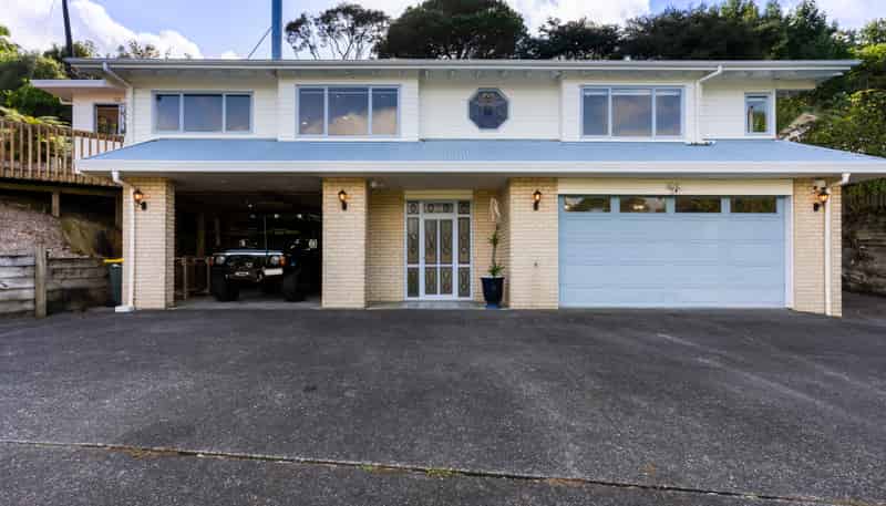 105 Waitakere Road, Waitakere