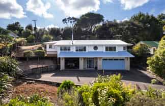 105 Waitakere Road, Waitakere