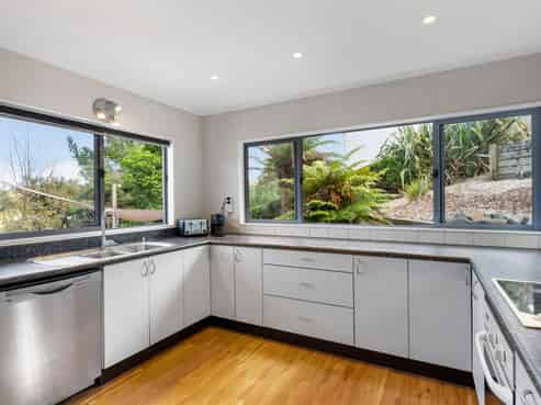 105 Waitakere Road, Waitakere