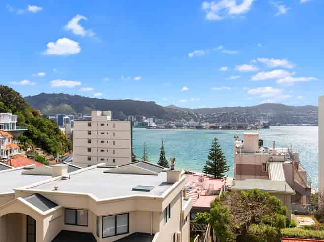 210 Oriental Parade, Oriental Bay