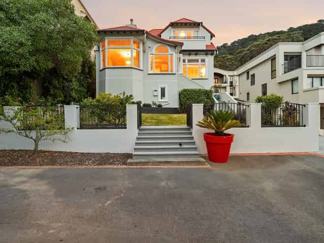 210 Oriental Parade, Oriental Bay