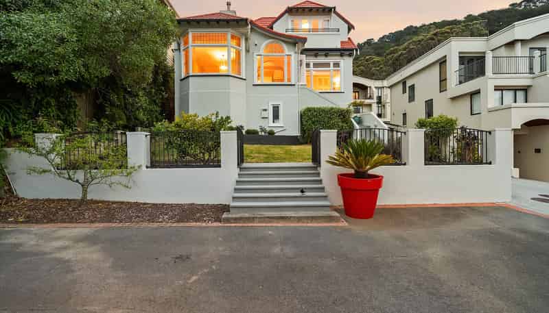 210 Oriental Parade, Oriental Bay