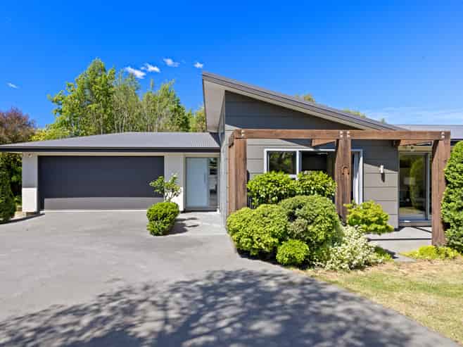 14 Redwood Place, Saint Albans