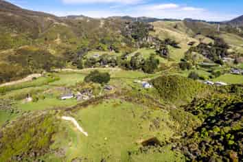 525A Makara Road, Makara