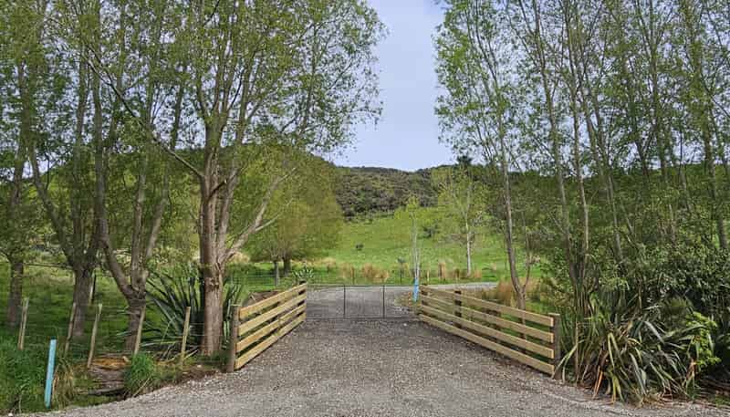 525A Makara Road, Makara