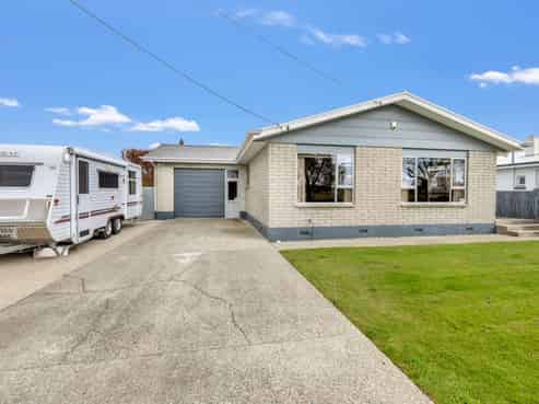 69 Robertson Street, Gore