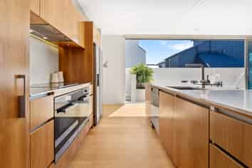 2/24 Marriner Street, Sumner