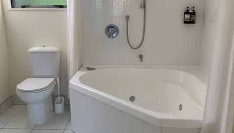 11/87 Golf Road, Tahunanui