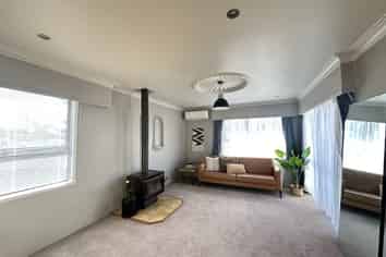 10 Granville Dr, Massey