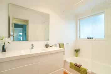 7 Mayfair Crescent, Mairangi Bay