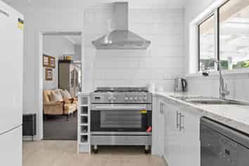 4 Sutton Crescent, Hillcrest