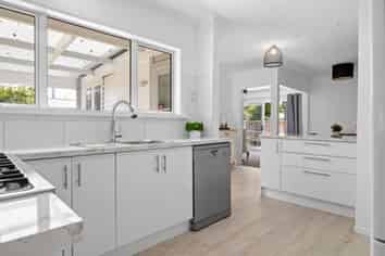 4 Sutton Crescent, Hillcrest