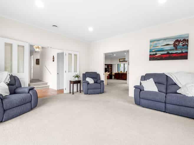 16 Sherwood Grove, Northcross