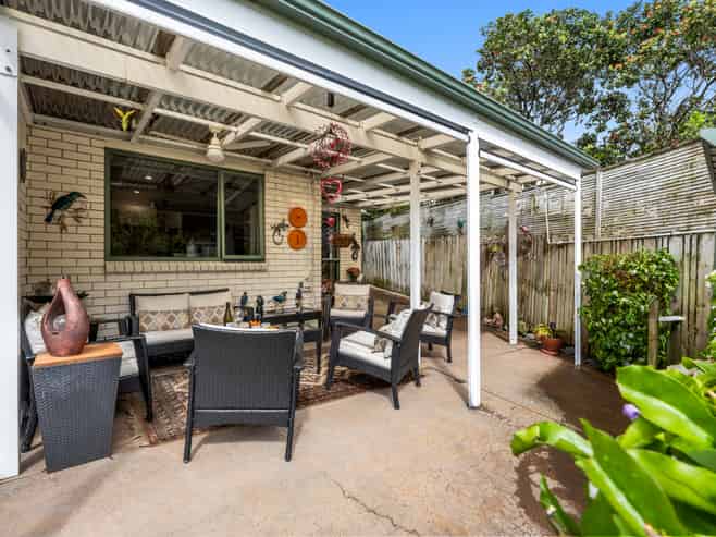 16 Sherwood Grove, Northcross