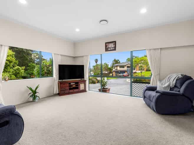 16 Sherwood Grove, Northcross