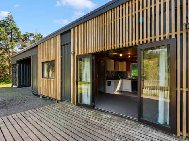 90 Hoeke Road, Carterton