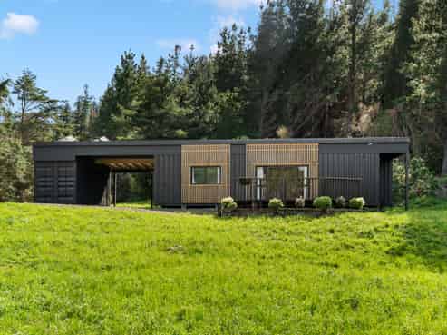 90 Hoeke Road, Carterton