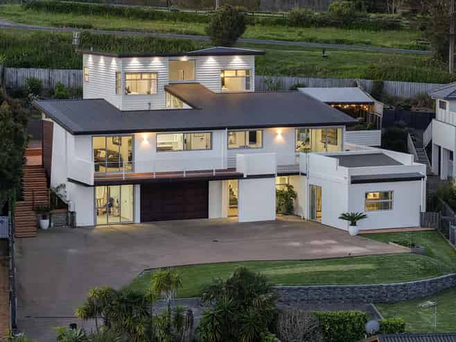 70 Waldorf Crescent, Orewa