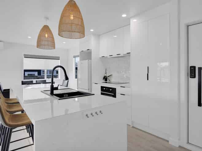 56 Warwick Road, Stratford