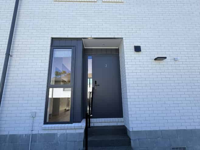 2/33 Russell Street, Linwood